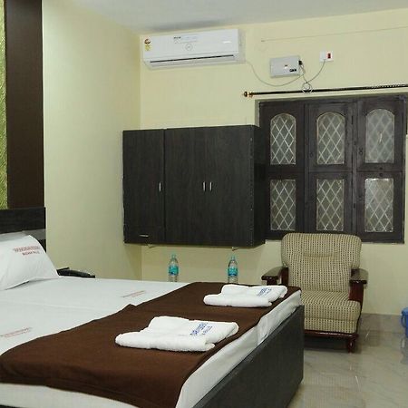 Tripura Sundari Residency Hotell Madanapalle Exteriör bild