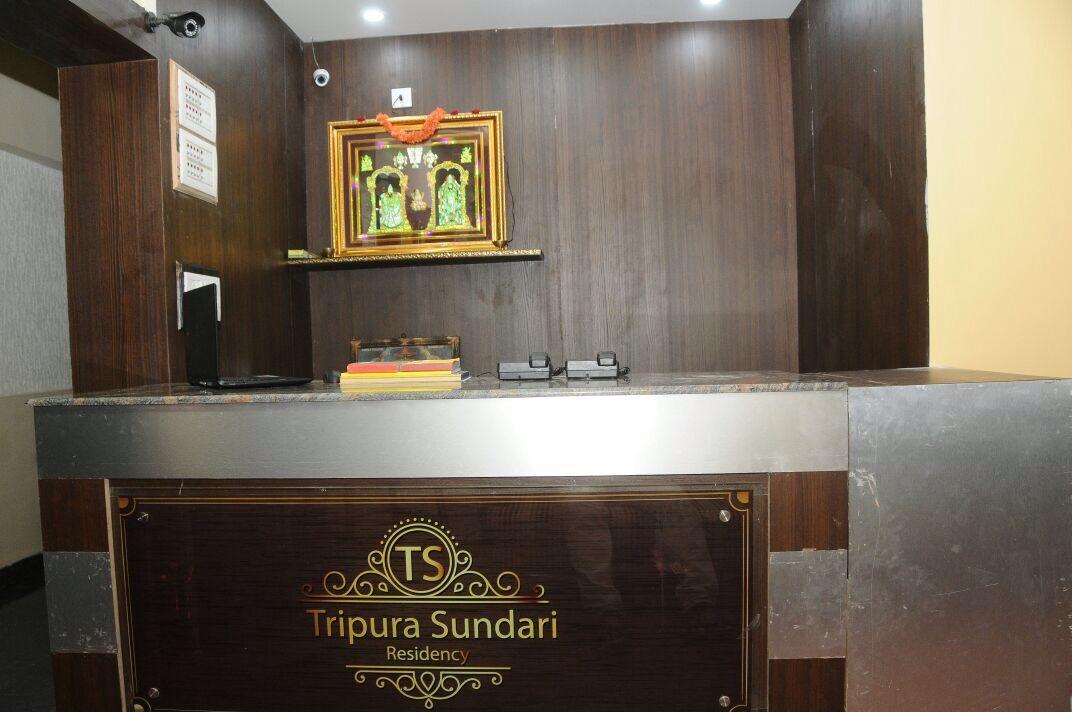 Tripura Sundari Residency Hotell Madanapalle Exteriör bild