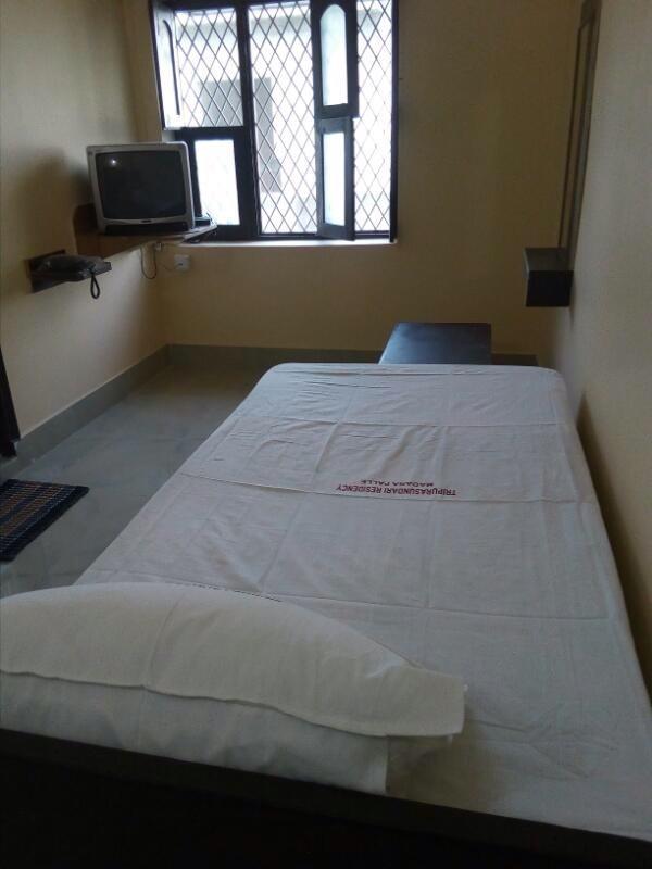 Tripura Sundari Residency Hotell Madanapalle Exteriör bild